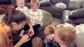 给五胞胎涂指甲油，5个萌娃自己挑颜色，涂完排排坐超萌超可爱