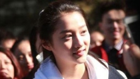 八卦：国民闺女关晓彤高考552分：数学131分 外语126分