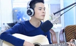【拍客】吉他弹唱动听歌曲《亲密爱人》