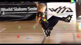 看晕了！轮滑界一姐横扫欧洲，你没听错她只有10岁