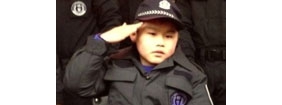【拍客】一座城为重病男童圆警察梦 现实版私人订制