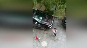 夫妻吵架，将婴儿扔下15楼！