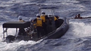 中国渔船与希腊货船在东海相撞部分船员获救