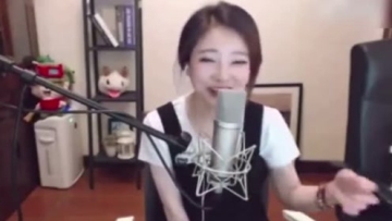 男会计挪930万公款打赏约会女主播 冯提莫确被打赏