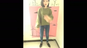 短发美女热舞也很有气质！舞姿很优美！