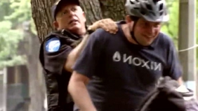 国外恶作剧：追逃犯恶搞！