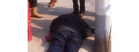 【拍客】宁波老人晕倒无人敢扶 警察赶到紧急送医