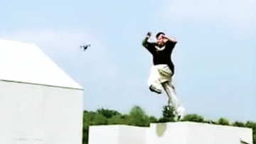 给你胆也不敢模仿的跳远，民间牛人绝活上演，看完你肯定叹服！