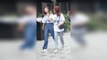 街拍没有男朋友，你还有闺蜜亲亲你啊对吗你有一个不嫌弃你傻，会