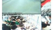 监控记录：女乘客突发心脏病车长一路闯红灯逆行救人