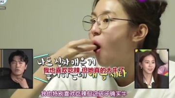 韩国明星吃地狱辣八爪鱼，额外还要蘸辣酱，看她吃都觉得辣！