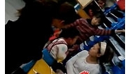 【拍客】幼儿园女老师虐待儿童引热议 随意打