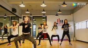 美女舞团跳超火的《Closer》爵士舞，想学的不要错过！