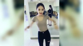 这位学舞蹈的美女，日后必有前途