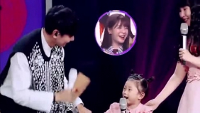 林俊杰与粉丝合唱，可爱萌宝与JJ深情对视！