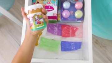 萌娃小可爱：小萝莉给会变色的小胖拿来起泡胶，可是它不喜欢怎么办呢？亲子益智玩具