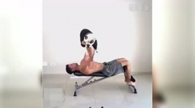 养狗的型男都是这样健身的吗？