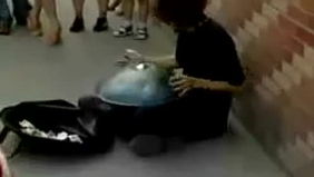 牛人绝活 街头艺人破锅打出天籁之音