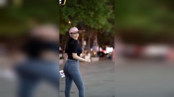 街拍：微胖小姐姐有人喜欢吗？