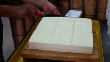 高清实拍豆腐制作过程