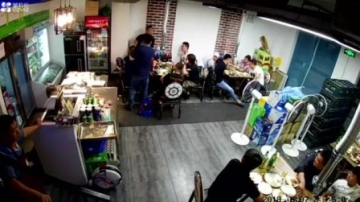 监拍：东北饭店，你瞅啥，瞅你咋地，引发的血案