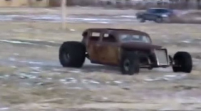 1935年的车壳子，被牛人改造成4驱车，老车焕发新机