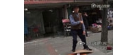 【拍客】71岁残疾农民大爷跷跷板上跳舞 如履平地！