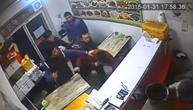 监拍大连的黑社会打杂小吃店