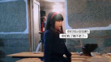 那些懂事的萌娃：王诗龄懂事给老人夹菜，直呼吃了就不老了！