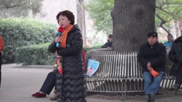 民间好声音，40岁大姐公园演唱《江南谣》嗓音甜美，百听不厌