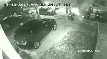 摄像头拍下你意想不到的一幕，慎点