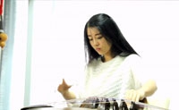 【拍客】《月满西楼》玉面小嫣然 古筝弹奏