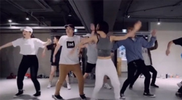 有毒！高颜值妹子来扭臀