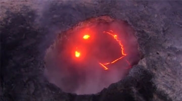 夏威夷活火山喷发吞噬森林 熔岩凝成笑脸状