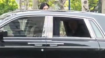 小伙开劳斯莱斯假装滴滴司机恶搞拜金女