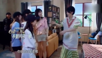 王菲带着李嫣向娄艺潇求合影：她是你的粉丝