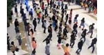 【拍客】镇江广场快闪 江南style 骑马舞