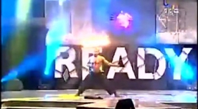 印度牛人，玩火的小伙