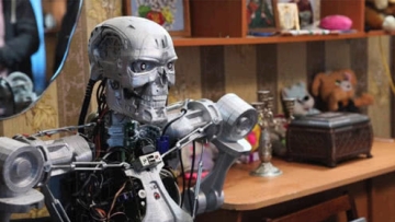 俄罗斯程序员打造"终结者"机器人：战斗民族又开挂！