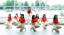 华人女团舞艺爆发性感演绎TWICE AOA Stellar