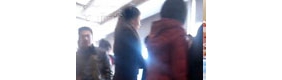 【拍客】美丽园售楼处礼仪小姐对众人对骂