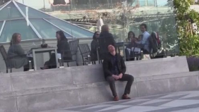 地铁恶搞，画个心心送给你！