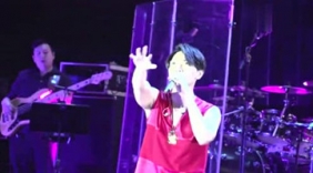 杨宗纬演唱会翻唱戴佩妮歌曲《野蔷薇》很好听的男声版