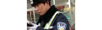 【拍客】渎职交警选择性执法 面对质问哑口无言