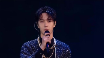 王一博 《有翡》插曲《熹微》舞台首秀！！