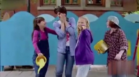 外国人街头恶搞 时间静止了