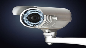 女子在家中安装摄像头 不料遭黑客入侵洗澡被直播