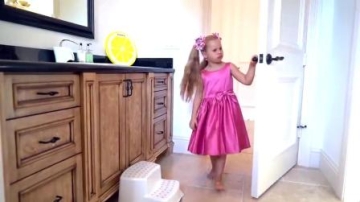 萌娃小可爱的零食被贪吃的爸爸用魔法给变走了！—萌娃：宝宝不开心！这是我的冰淇淋