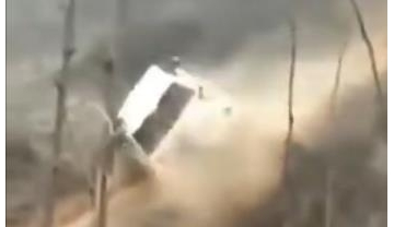 土豪回家过年，想给乡亲们露一手，结果......