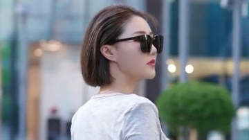 街拍四位穿牛仔裤的美女侧身背身太好看了